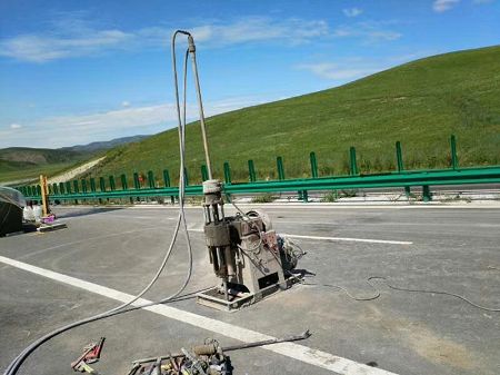 凤凰镇公路地基基础注浆加固